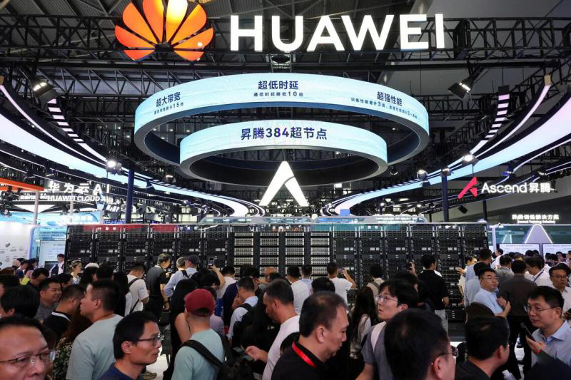 2025-09-19T112932Z1412952217RC27UFALFHW3RTRMADP3DEEPSEEK-CHINA-HUAWEI_2.jpg